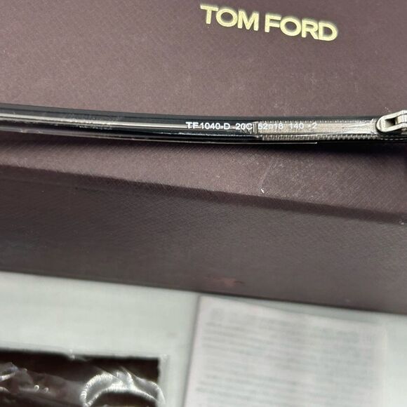 Unisex Tom Ford sunglasses TF1040D 20 C 52818140–2 made in Italy smoke/black - Picture 9 of 11